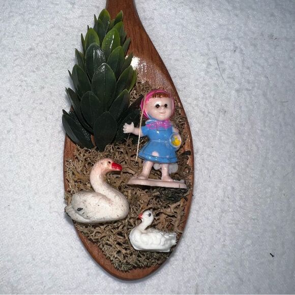 6 Vintage Wooden Decorative Spoons Kitschy Sports Children Hanging Unique - Picture 5 of 9